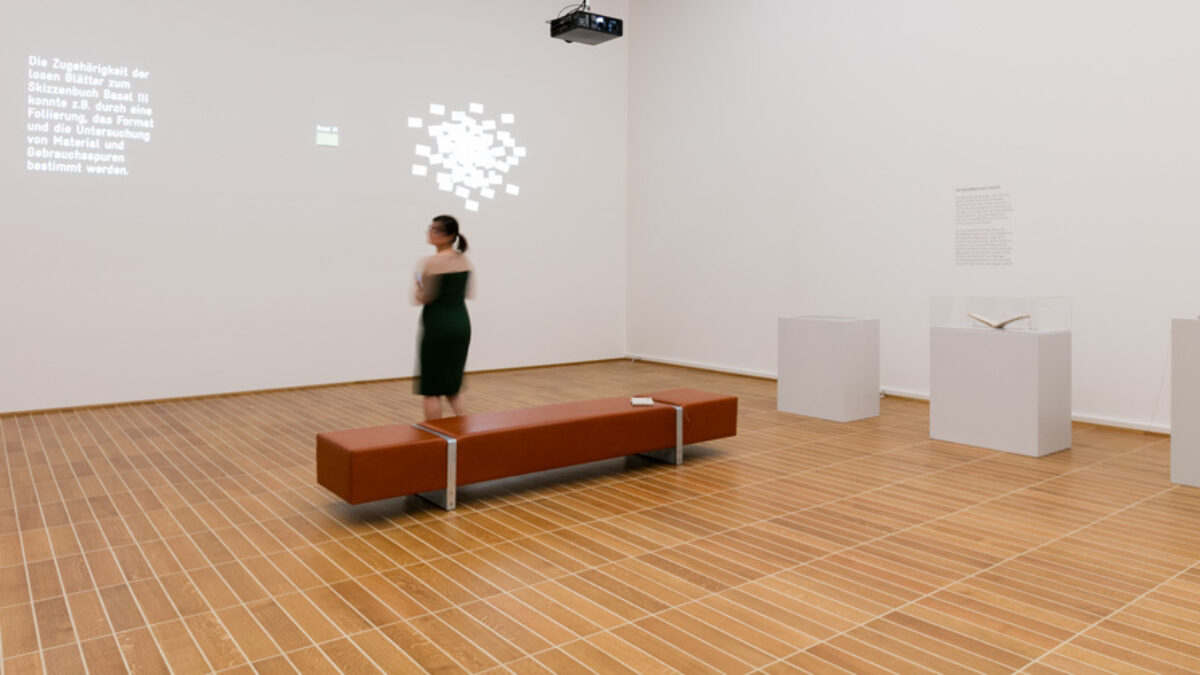 mediale Installation in der Ausstellung 'Der verborgene Cézanne' im Kunstmuseum Basel